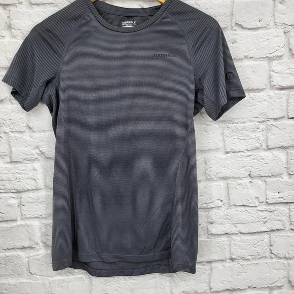 MERRELL Entrada II Short Sleeve Gray Tech Tee Sz Small - Picture 1 of 12